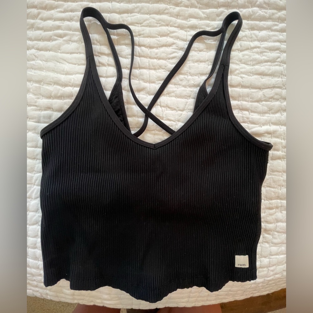 Vuori Black Rib Crop Tank